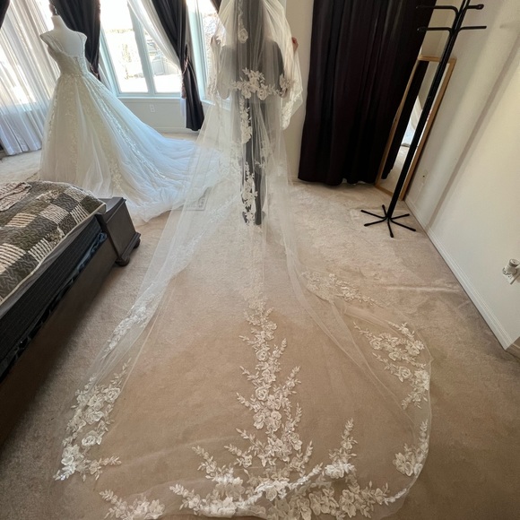 WEDDING VIEL - Picture 1 of 15